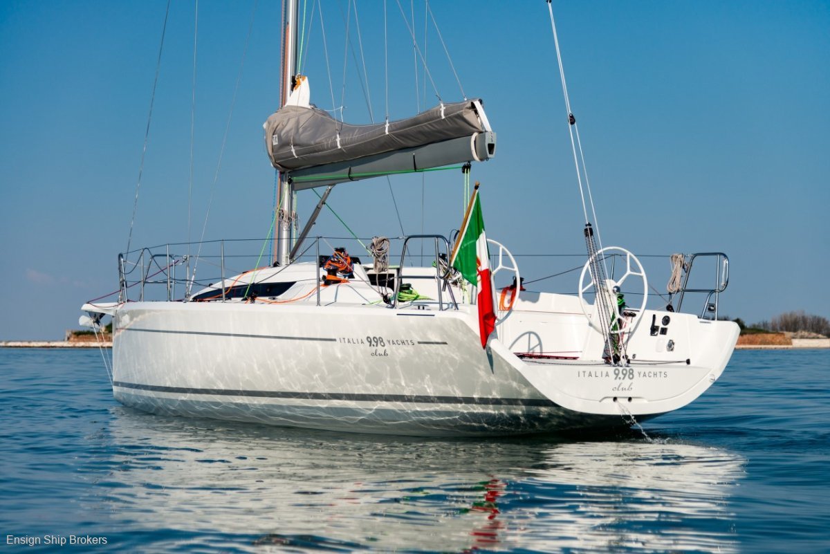 Italia Yachts IY 9.98 Bellissima