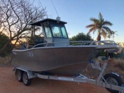 Preston Craft 550 Centre Console Hard Top