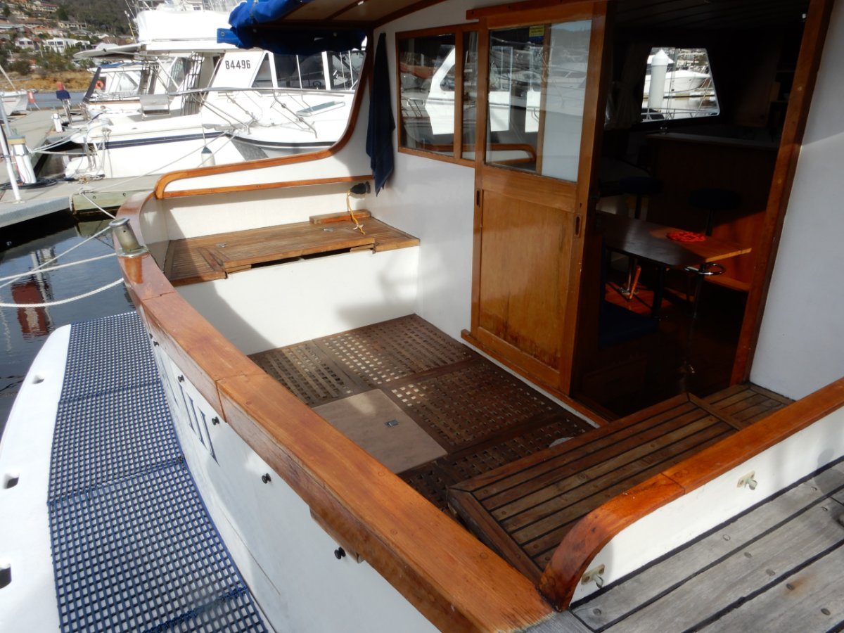 Cheoy Lee 36 Motor Yacht GREAT VERSATILE LAYOUT EXCELLENT CONDITION