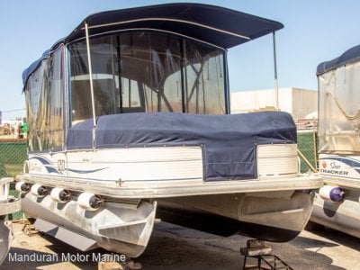 Sun Tracker Party Barge 21