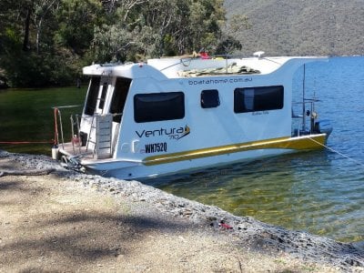 Boat-A-Home Ventura 710 In Excellent condition