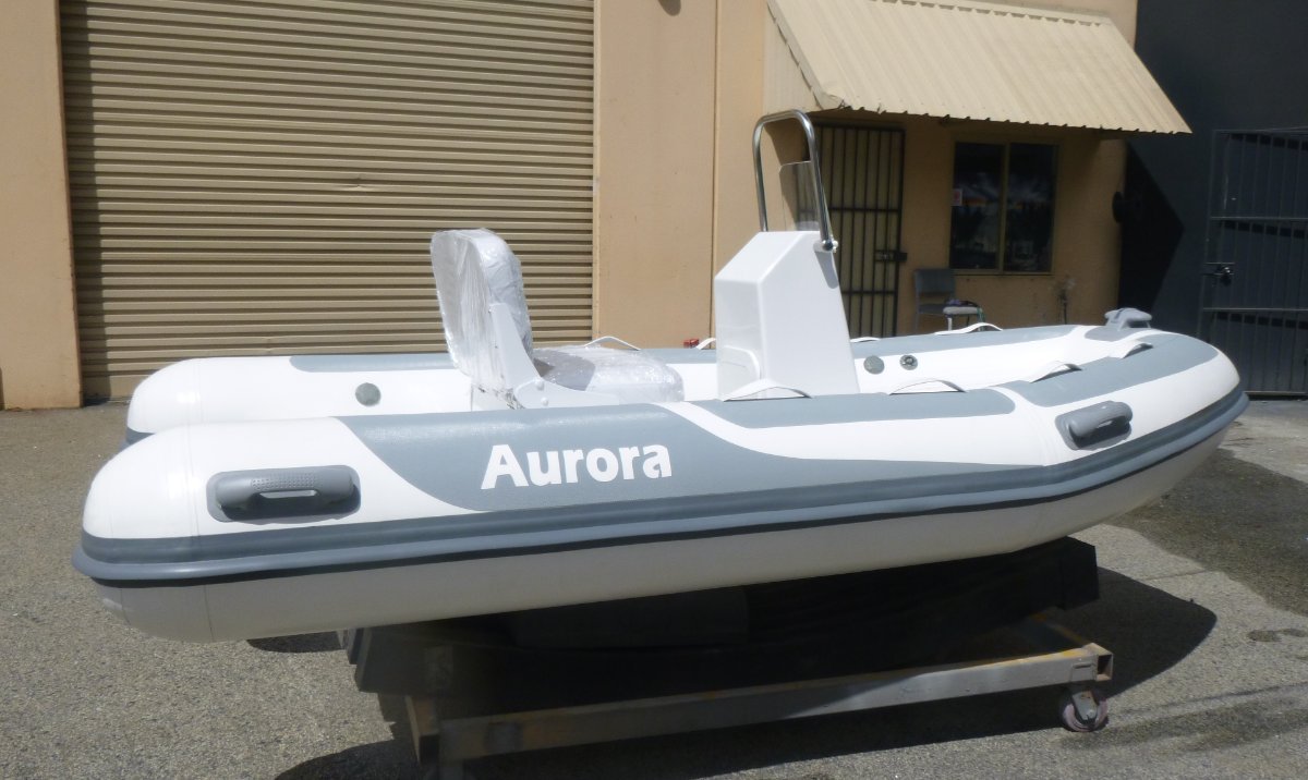 Adventure Inflatables Aurora V345 Centre Console - CURRENTLY IN STOCK !!