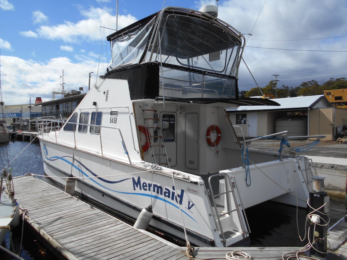 Jarkan 10.8m POWER CATAMARAN - VERY WELL EQUIPPED