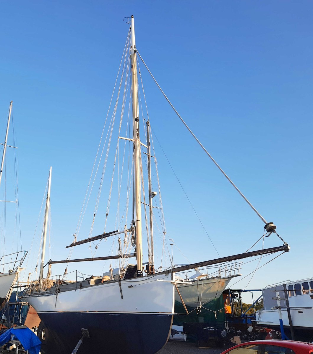 gaff rigged yacht for sale