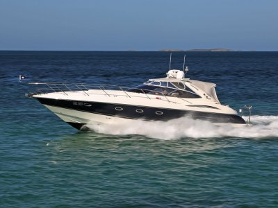 Sunseeker Camargue 44 - Shaft drive diesel power