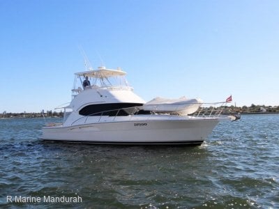 Riviera 40 Flybridge *** UPGRADES GALORE *** $385000***