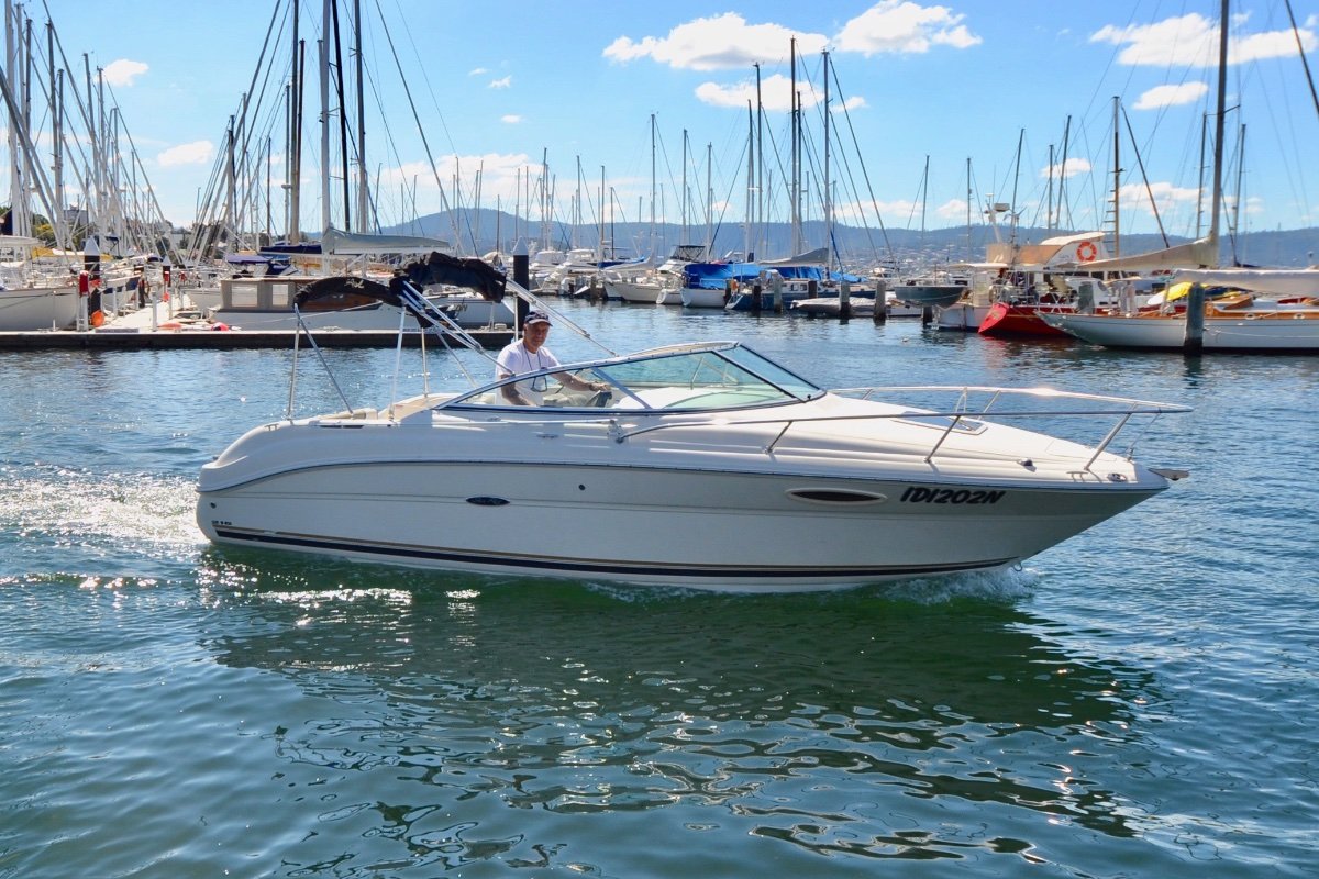 Sea Ray 215 Weekender VERSATILE CRUISER IN EXCELLENT CONDITION
