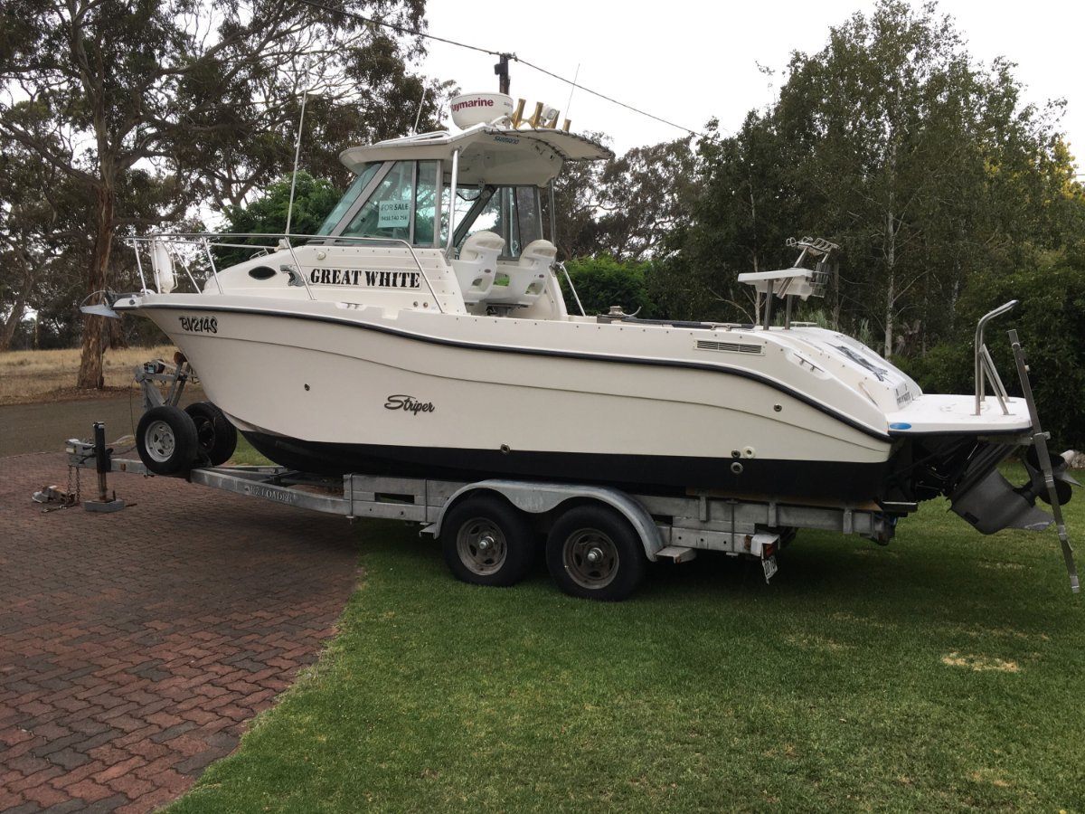 Seaswirl Striper 2601 Walk Around 2006 Alaskan Hardtop