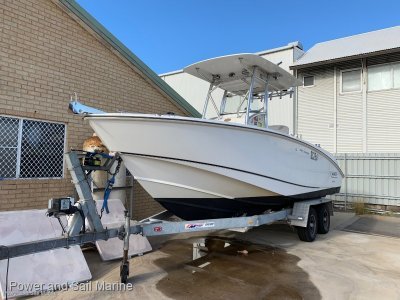 Boston Whaler 240 Outrage A well loved thoroughbred- Click for more info...