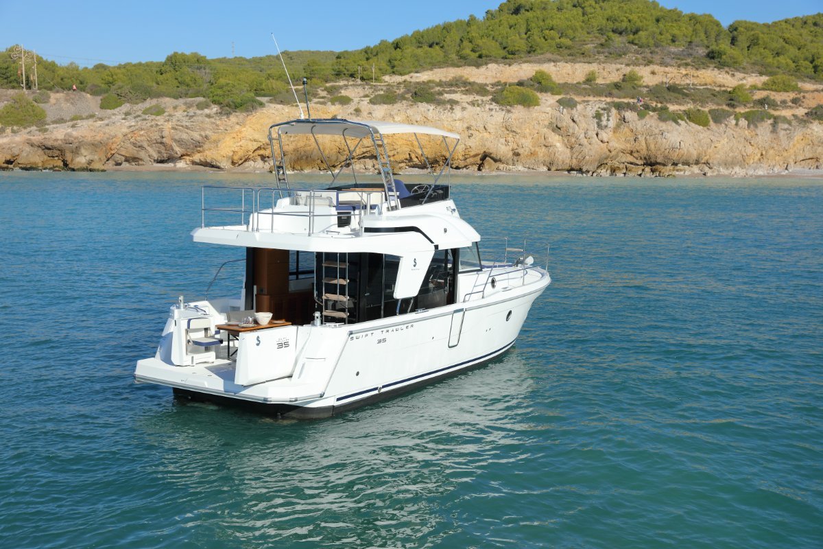 New Beneteau Swift Trawler 35