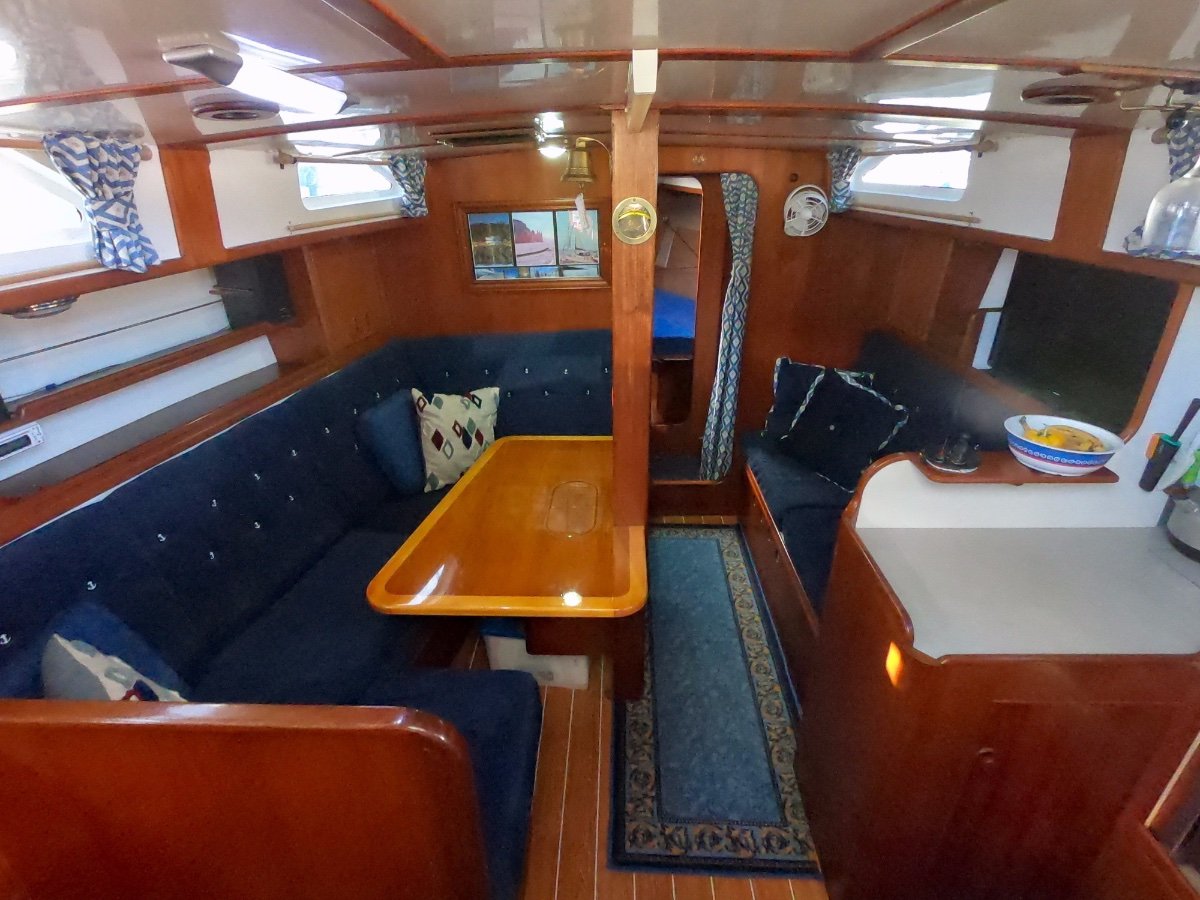Roberts 370 Aft Cabin EXCEPTIONAL BLUEWATER CRUISER WITH HUGE INVENTORY
