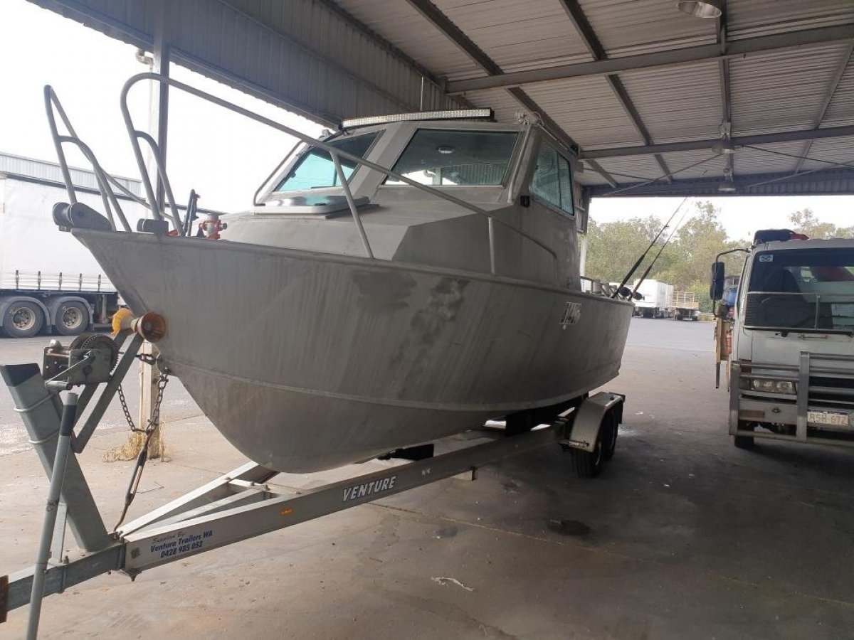 Alumacraft Cabin Cruiser Fishing Boat Trailer Boats Boats Online For Sale Aluminium Boats Online