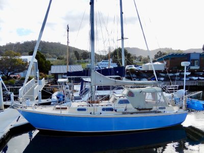 John Pugh 32 Motor Sailer PROTECTED COCKPIT, HUGE INVENTORY, MANY UPGRADES!