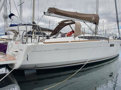 Jeanneau Sun Odyssey 349 - UNDER-CONTRACT WITHIN 24HRS!