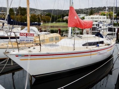Traditional 30 EXCELLENT VALUE, COMFORTABLE CRUISER/RACER
