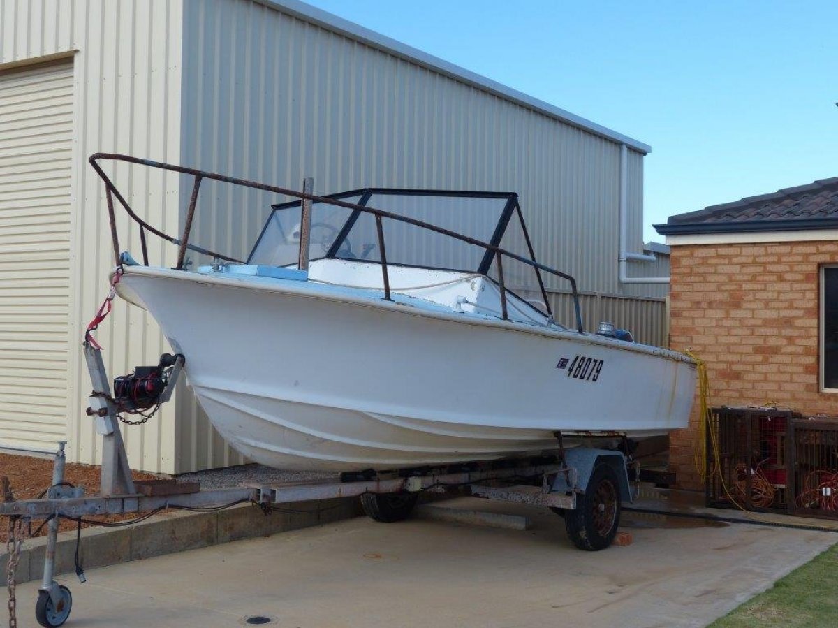 Runabout Fibreglass Western Craft Tri Hull Motorboats Powerboats My