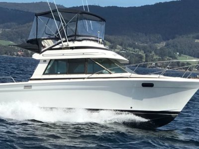 Riviera 27 Flybridge EXCELLENT COND MAJOR REFIT 2017/18 260HP DIESEL