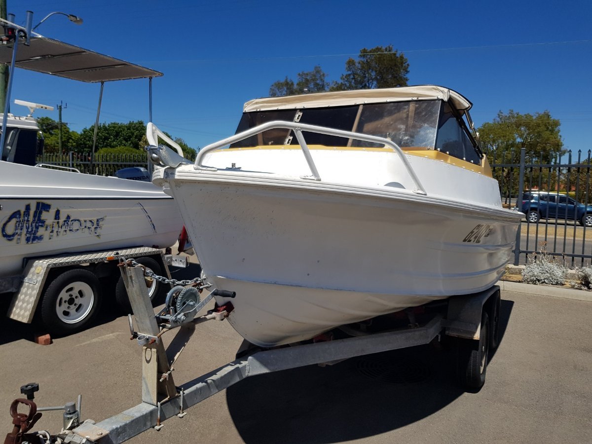 Quintrex 450 Lazeabout