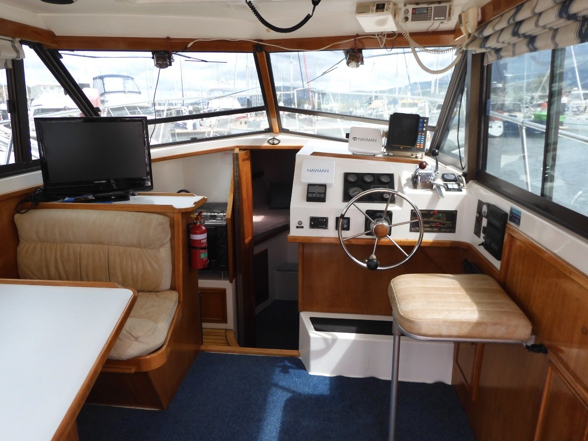 Mariner 2800 Flybridge EXCELLENT CONDITION, DIESEL ENGINE!