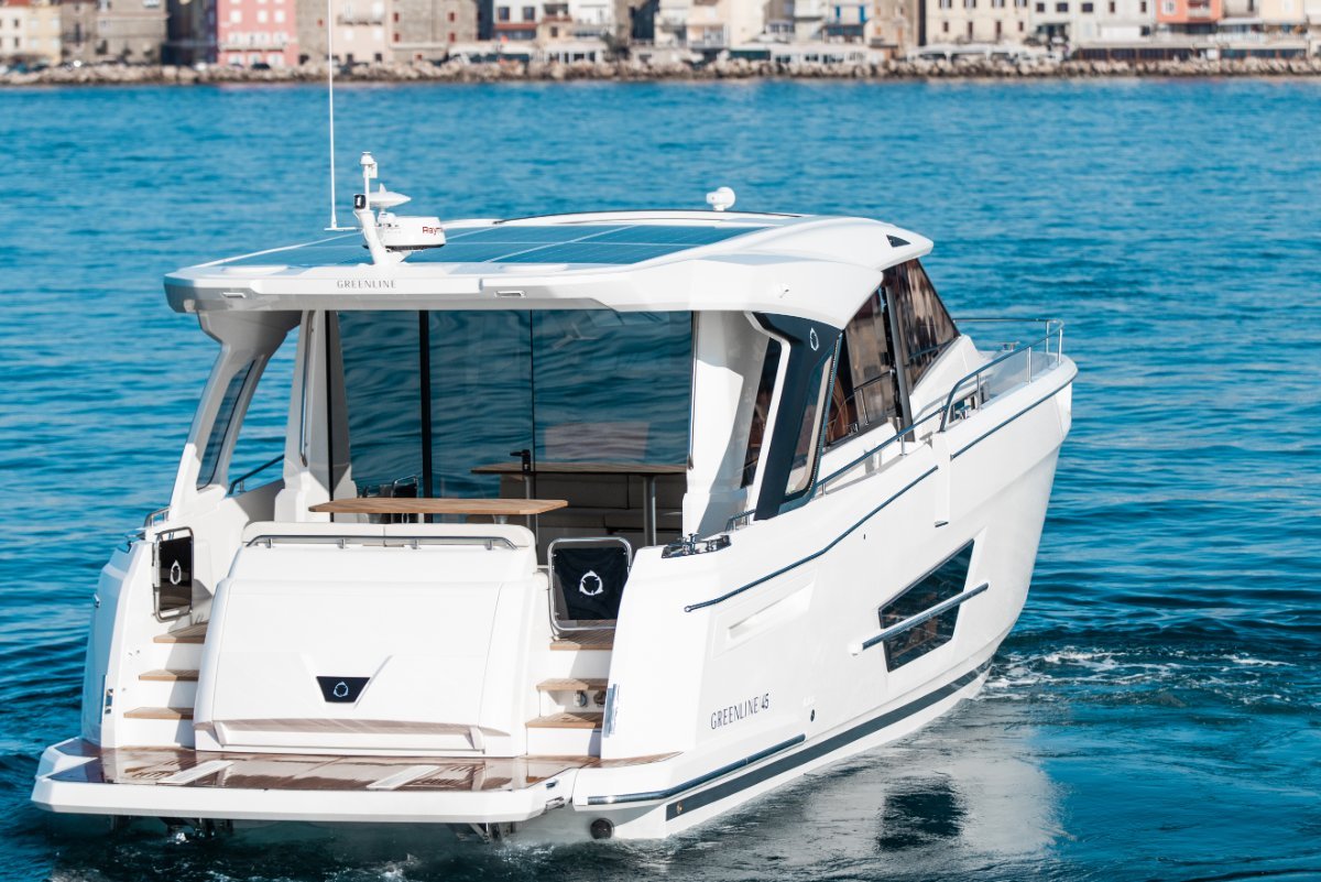 New Greenline 45 Coupe An exciting new hybrid eco-friendly yacht
