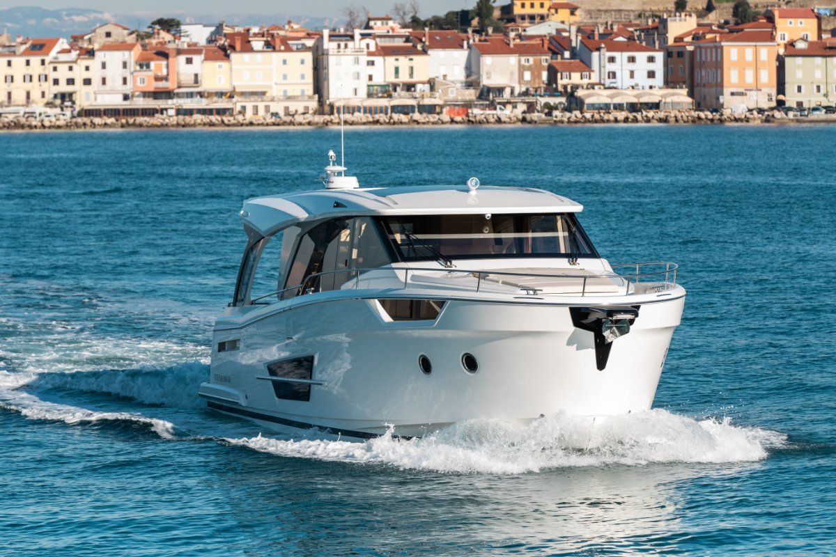 New Greenline 45 Coupe An exciting new hybrid eco-friendly yacht