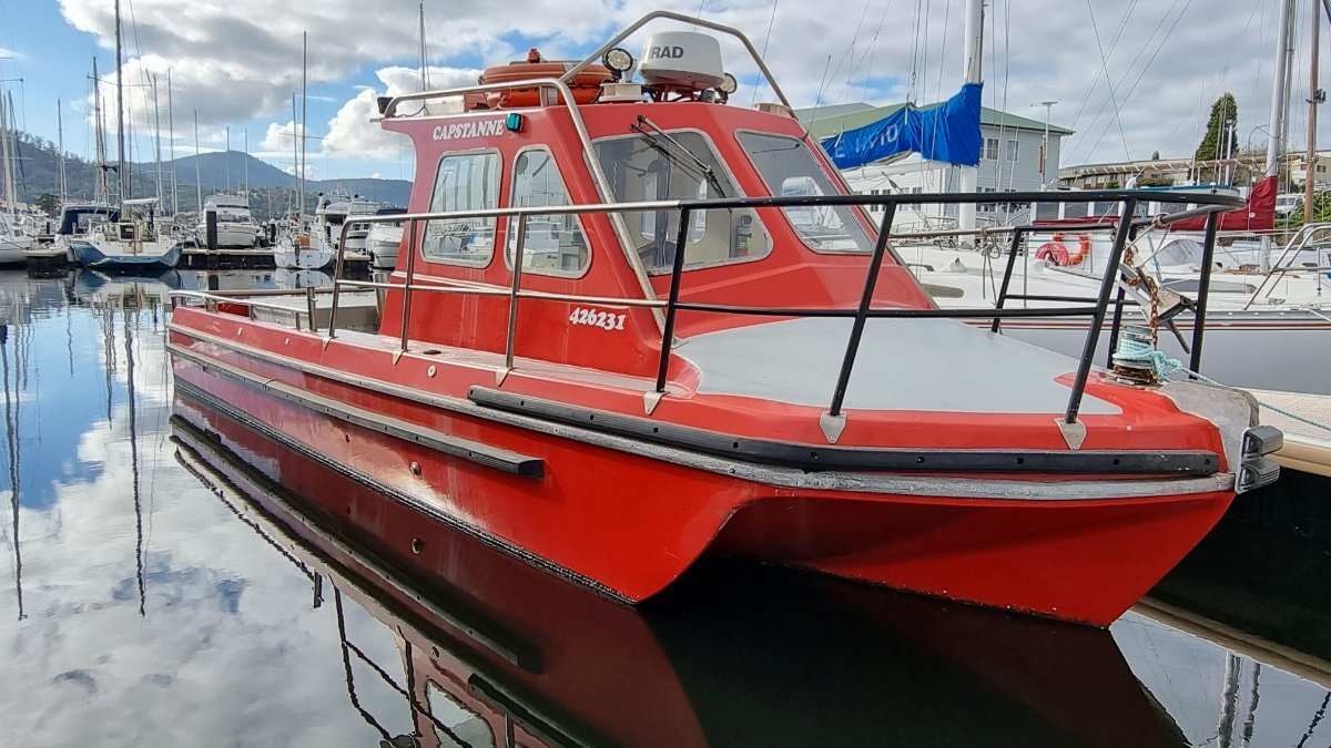 Hobson 8.5 Tri-hull Cab Workboat (2c survey)