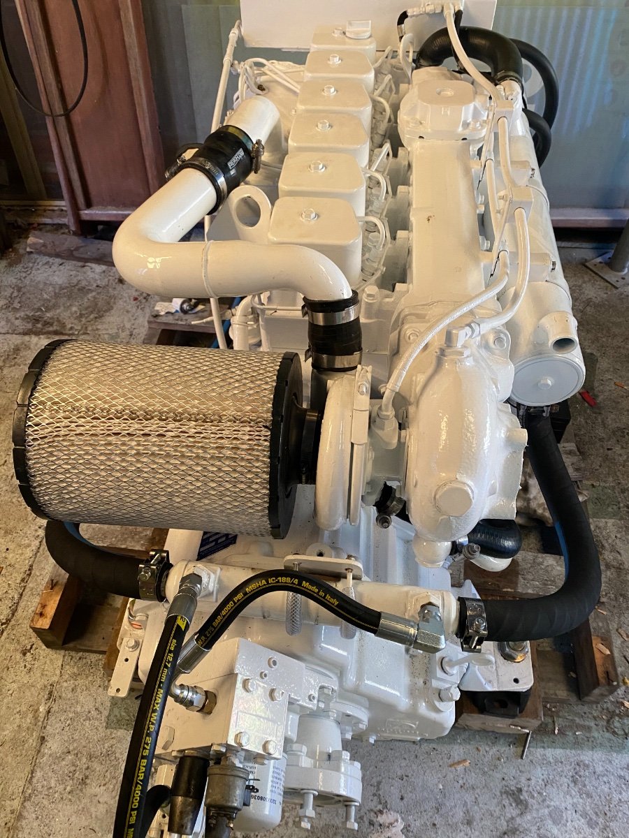 A pair of 2004 Cummins 210hp 6BT, ZF gearboxes