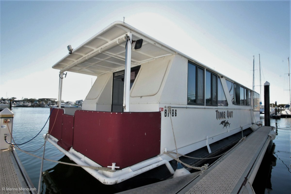 **CUSTOM HOUSE BOAT - LIFE AT ITS BEST! **89,900**