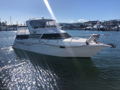 Seaquest 3000 Diesel Flybridge Bow thruster, Diesel and low hours!- Click for more info...