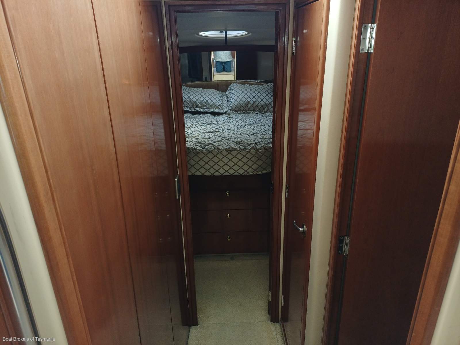 Sant'Ana Meridian 411 Flybridge Dual helms, fully optioned, very well presented. Boat Brokers of Tasmania