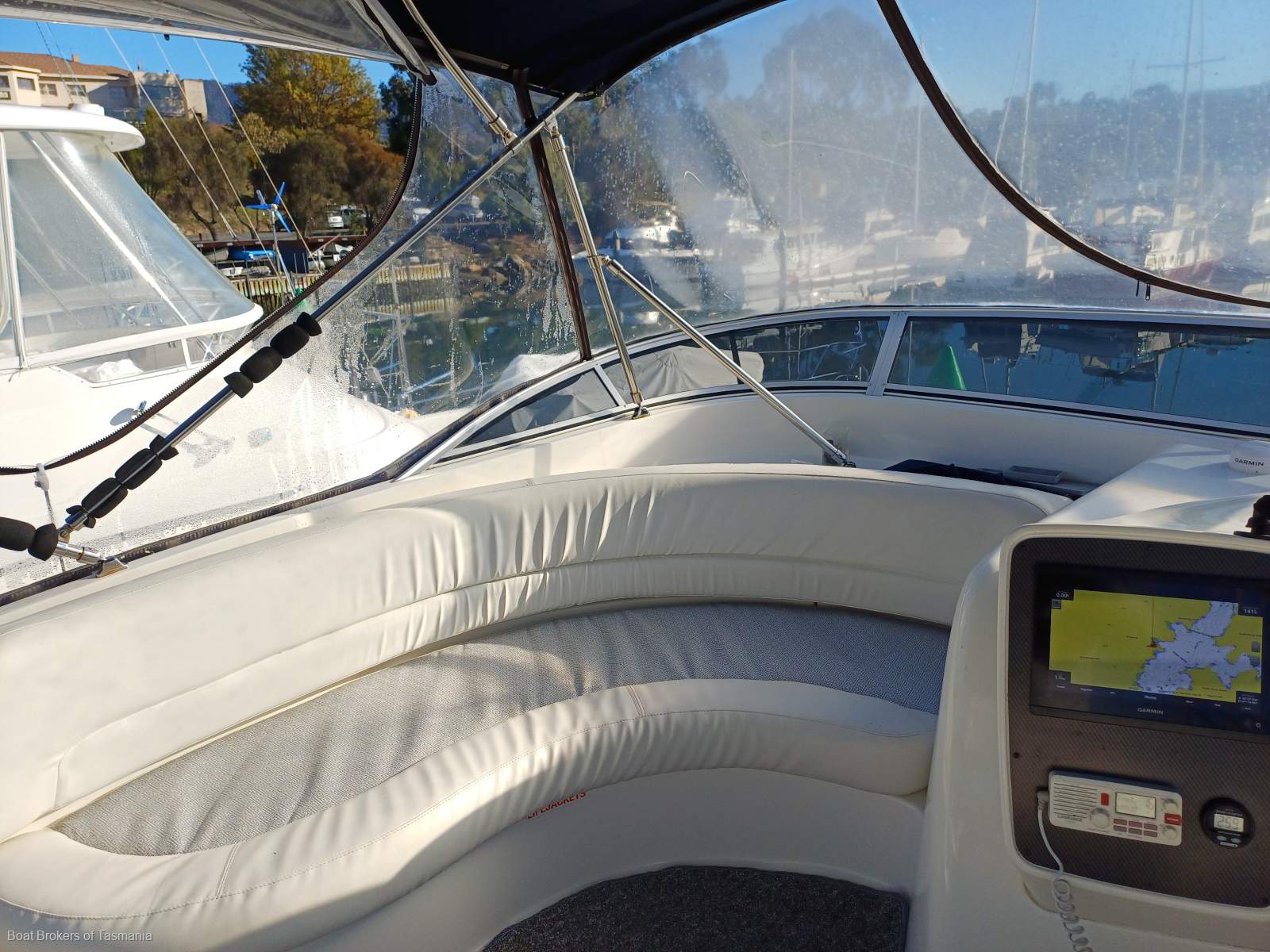 Sant'Ana Meridian 411 Flybridge Dual helms, fully optioned, very well presented. Boat Brokers of Tasmania