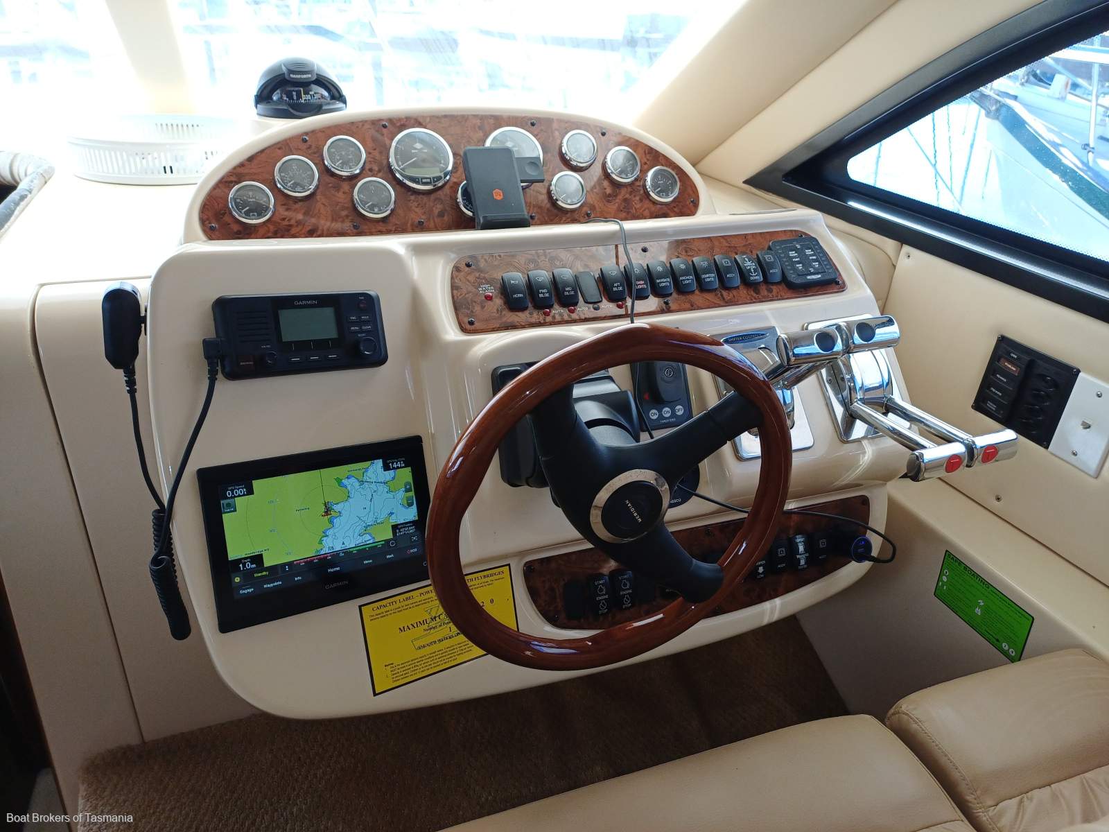 Sant'Ana Meridian 411 Flybridge Dual helms, fully optioned, very well presented. Boat Brokers of Tasmania