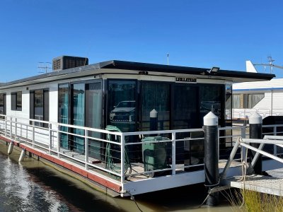 LEILLATEAH - An Ideal Holiday Escape or Liveaboard