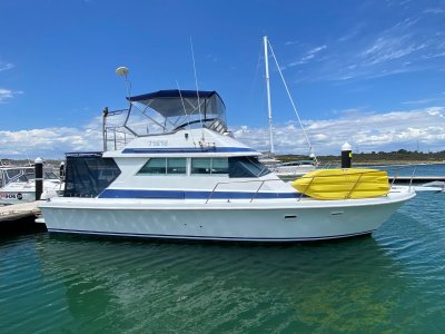 Mustang 38 Flybridge "DIESEL SHAFT DRIVE with BOW THRUSTER "