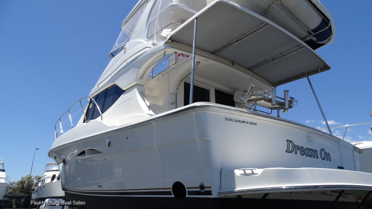 Silverton 380 Sport Bridge POLISHED, ANTI FOUL COMPLETED AND IS SUMMER READY:DREAM - ON