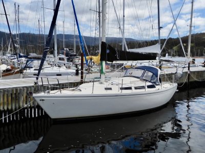 Catalina 30 SIGNIFICANTLY UPGRADED, EXCELLENT CONDITION!