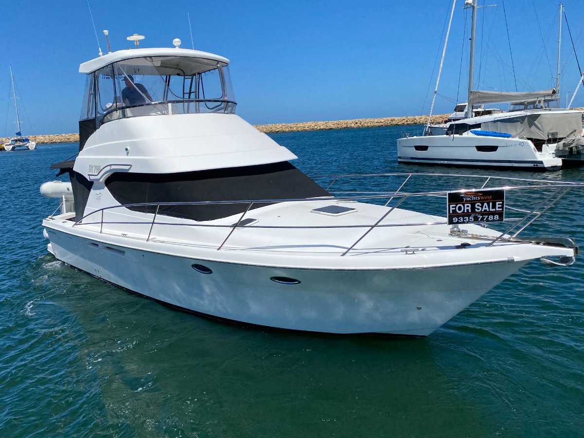 Mustang 37 Flybridge ""GREAT SIZED FAMILY CRUISER "":MUSTANG 37 FLYBRIDGE by YACHTS WEST MARINE