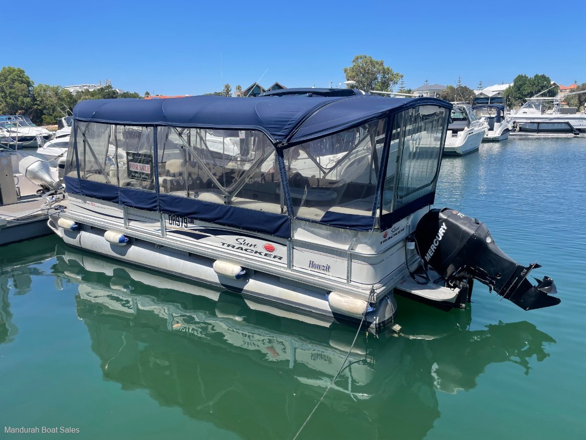 760 Suntracker Party Barge - SOLD.... Another Wanted!!