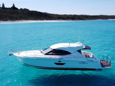 Riviera 4400 Sport Yacht " IPS with JOY STICK "