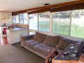 Eildon Dreams - Houseboat holiday home