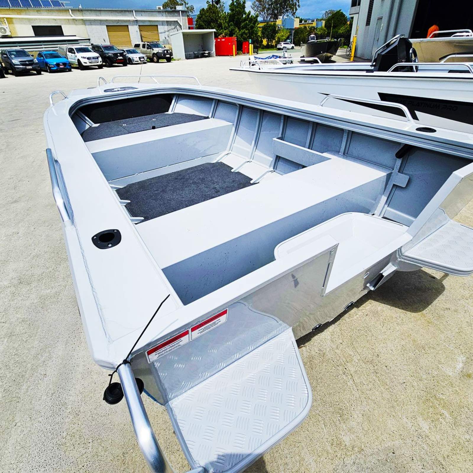 New Horizon 442 Stryker aluminium boat in stock and reduced