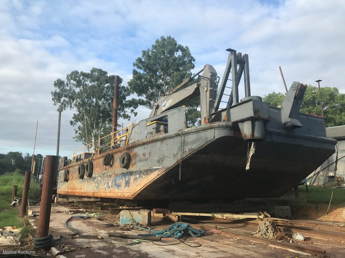 Custom 28 metre Hopper Barge with 75 Tonne Excavat