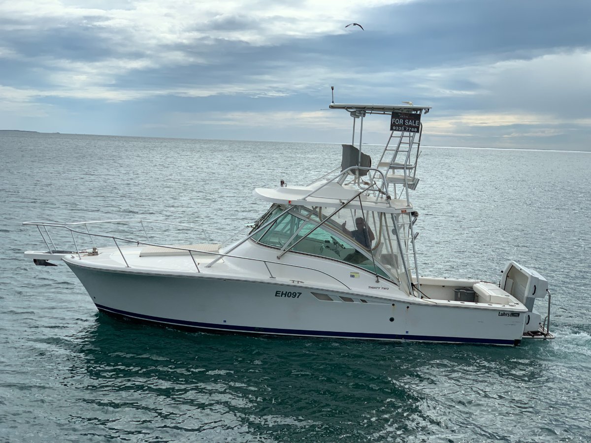 Luhrs 32 Open Tower " Dual Helm and Cummins Diesels ":LUHRS 32 by YACHTS WEST MARINE