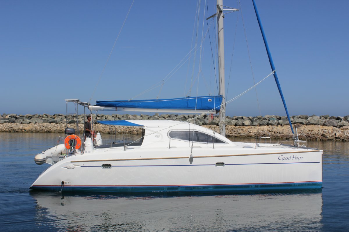 Dufour Nautitech 395 Catamaran