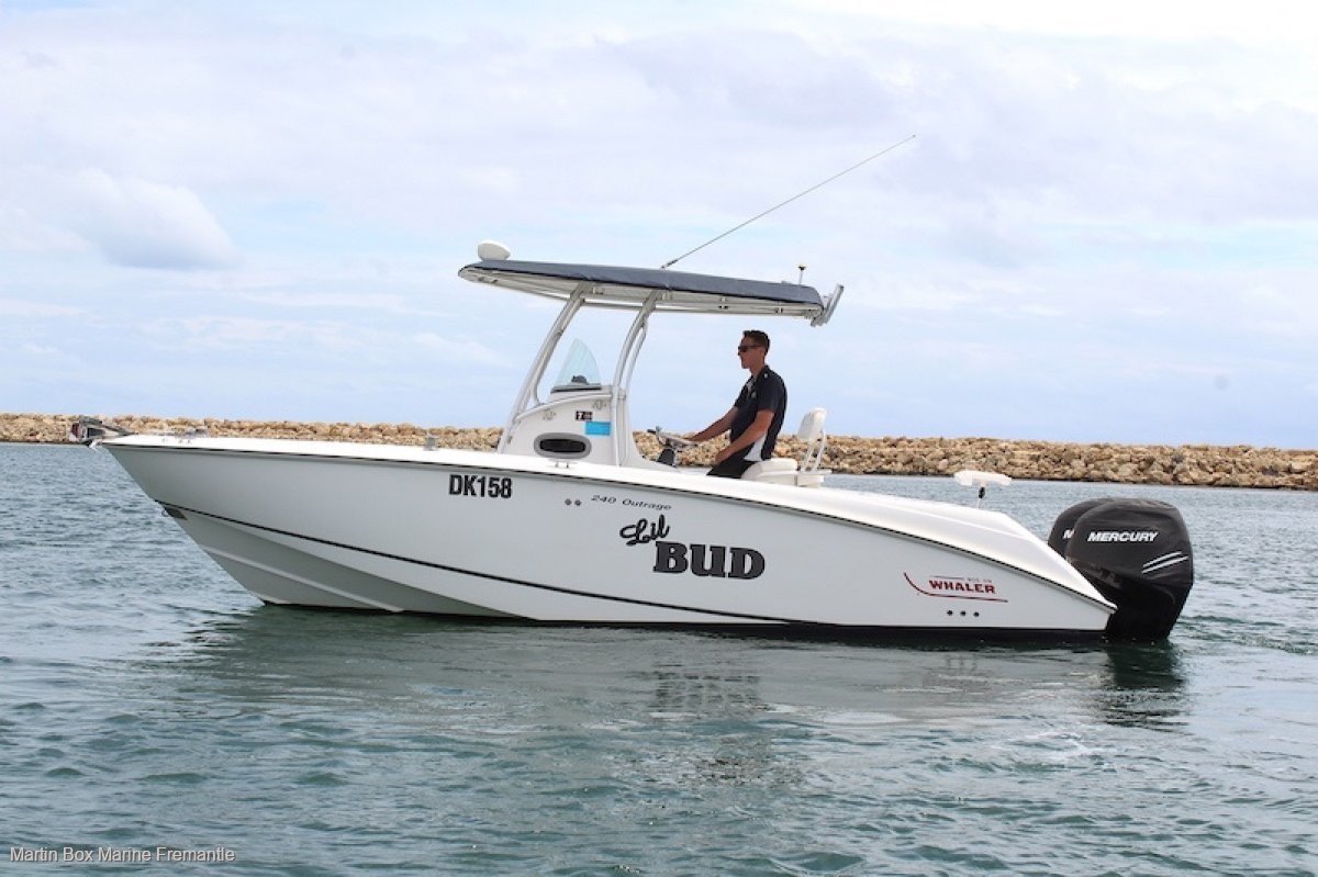 Boston Whaler 240 Outrage With Twin Mercury Four Stroke Outboards