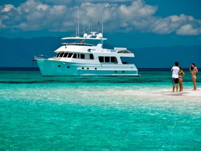 Outer Reef 70 - 700 MOTOR YACHT