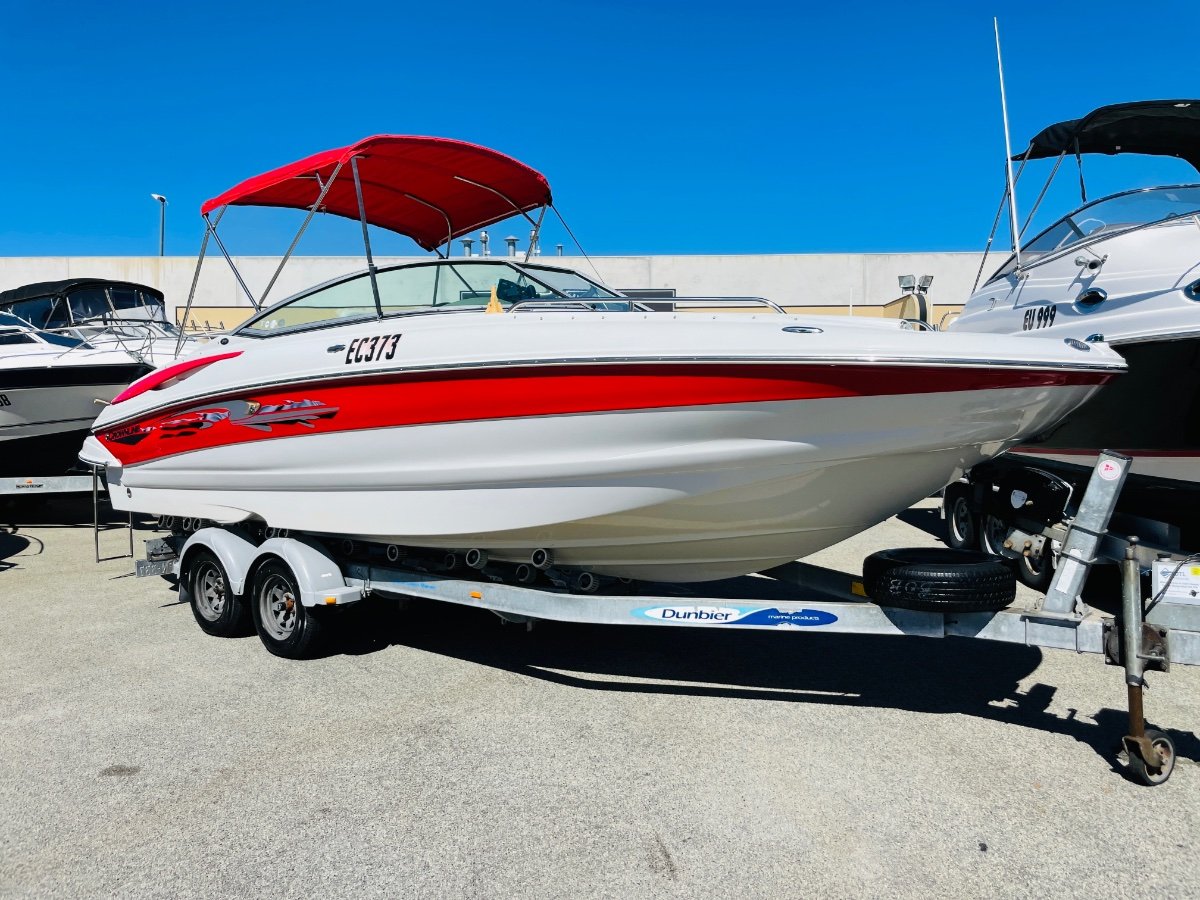 Crownline 240 Ex Immaculate!! The best on the Market!