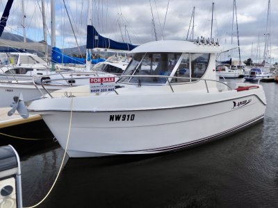 Arvor 280AS EXCELLENT CONDITION, LOW HOURS!