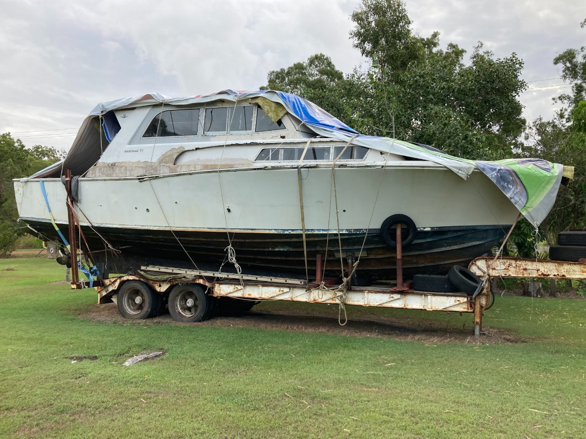 Bertram 38 Flybridge Bob Dyer Game Fishing Boat Price Drop Now $ 12,000
