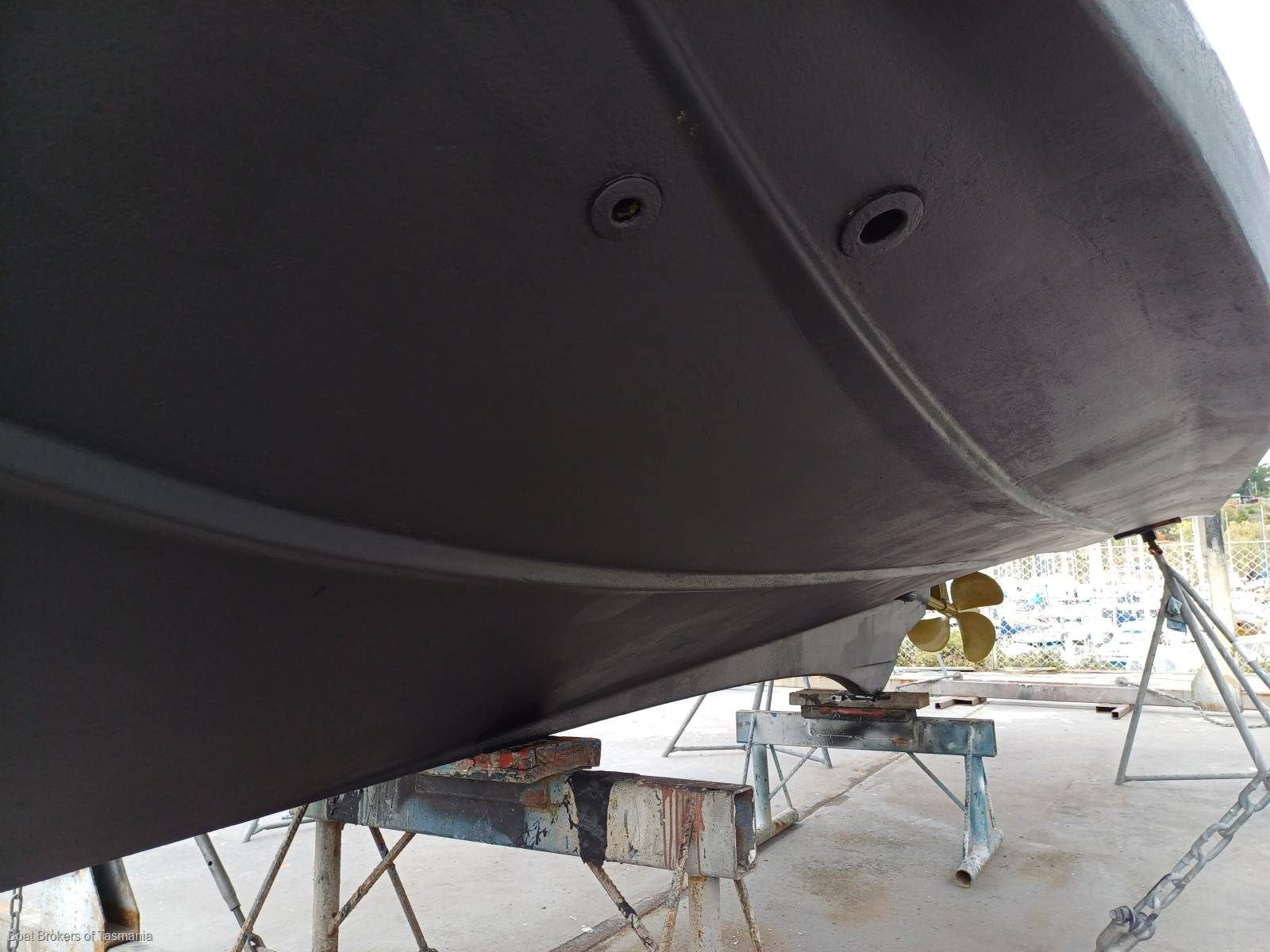 NAVIRE Beneteau Antares 8 metre with Nanni diesel inboard. Boat Brokers of Tasmania